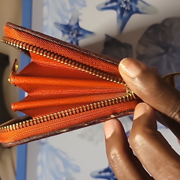 LOUIS VUITTON EMPRIENTE Zip around wallet./ box and dustbag included. - Picture 10 of 15